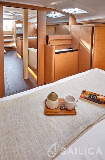 Sun Odyssey 410 - Yacht Charter Sailica