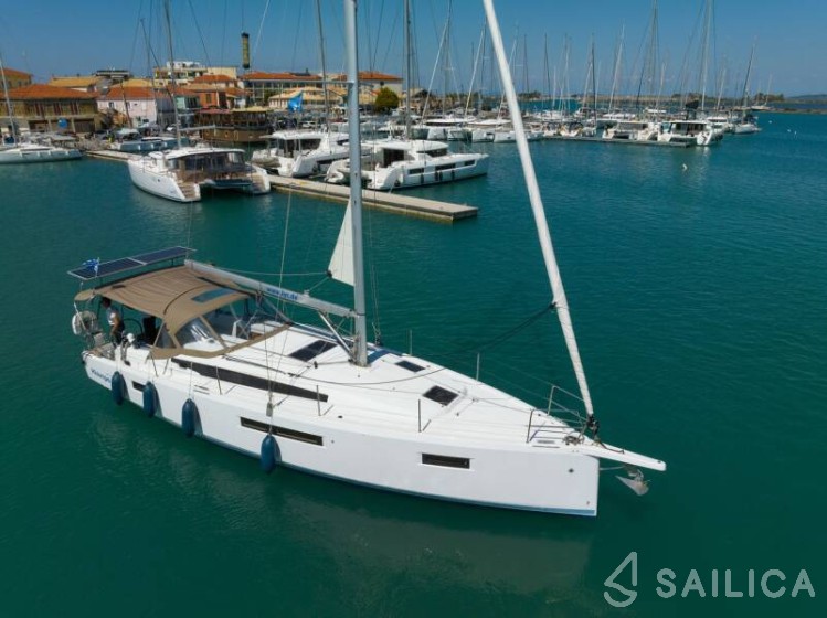 Sun Odyssey 410 - Yacht Charter Sailica