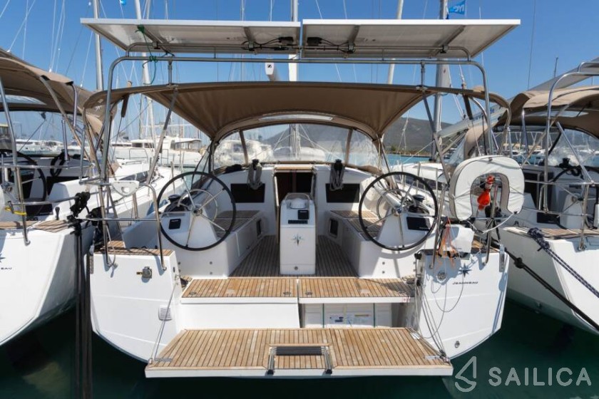 Sun Odyssey 410 - Yacht Charter Sailica
