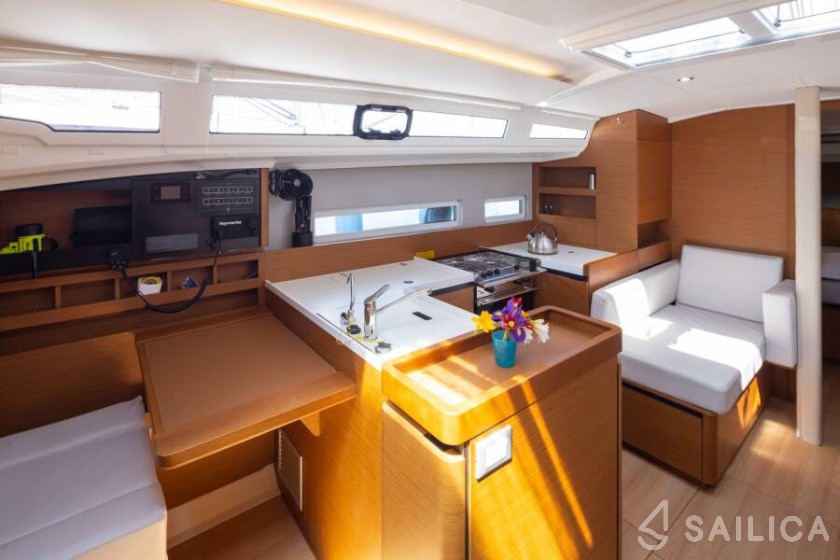 Sun Odyssey 410 - Yacht Charter Sailica