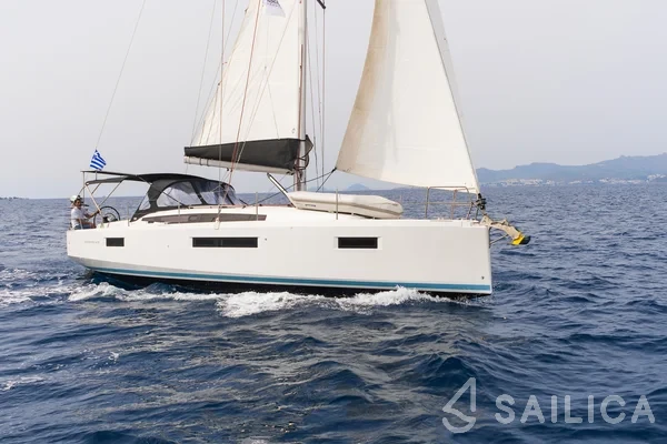 Sun Odyssey 410 - Yacht Charter Sailica
