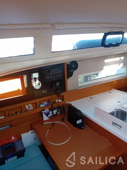 Sun Odyssey 410 - Yacht Charter Sailica