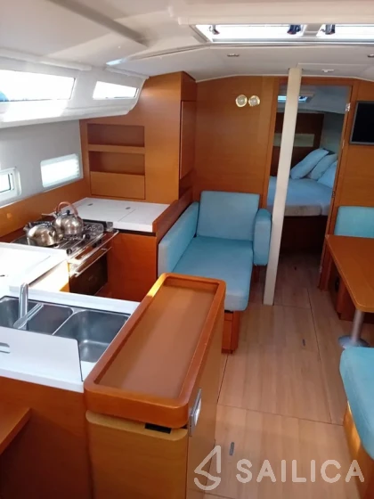 Sun Odyssey 410 - Yacht Charter Sailica