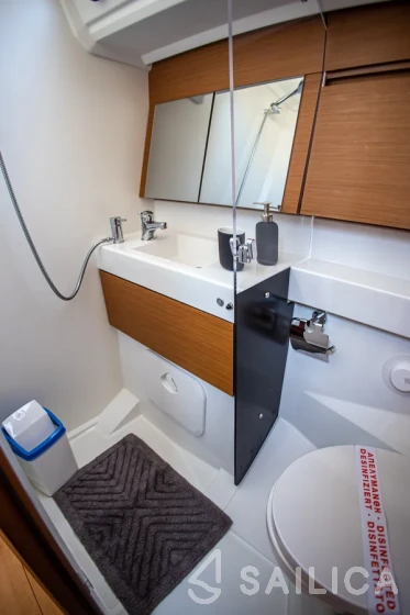Sun Odyssey 410 - Yacht Charter Sailica