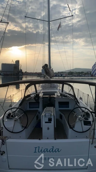 Sun Odyssey 410 - Yacht Charter Sailica