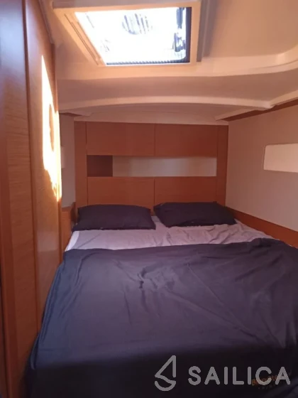 Sun Odyssey 410 - Yacht Charter Sailica
