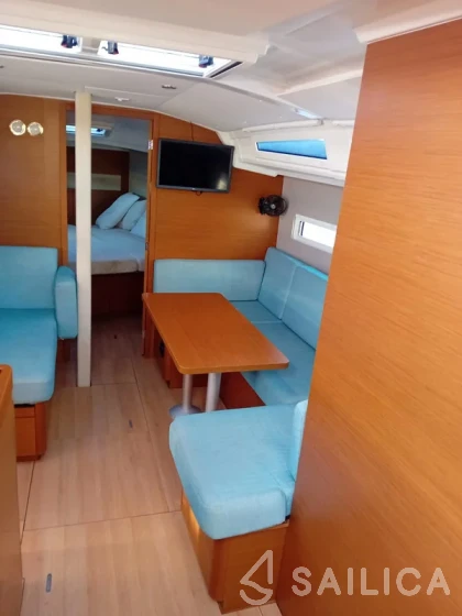 Sun Odyssey 410 - Yacht Charter Sailica