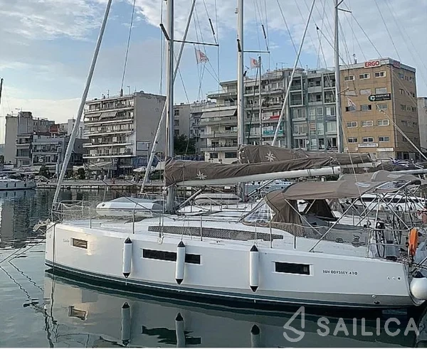 Sun Odyssey 410 - Yacht Charter Sailica