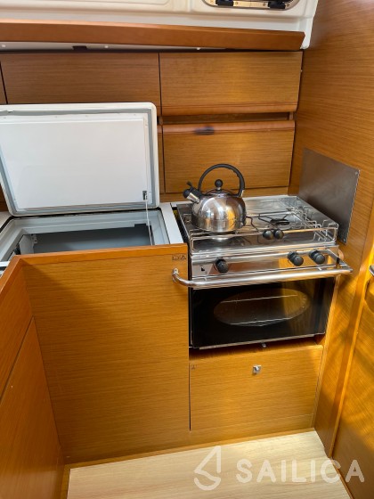 Sun Odyssey 419 - Yacht Charter Sailica