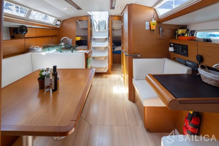 Sun Odyssey 419 - Yacht Charter Sailica