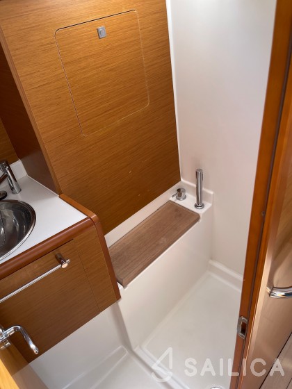 Sun Odyssey 419 - Yacht Charter Sailica