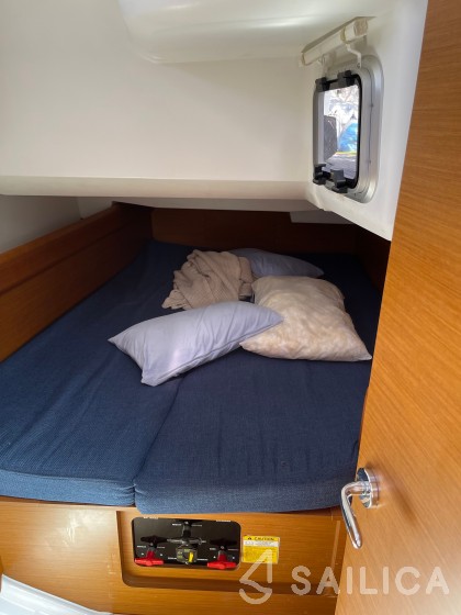 Sun Odyssey 419 - Yacht Charter Sailica