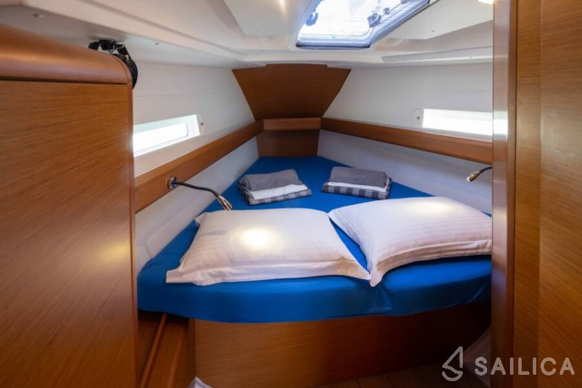 Sun Odyssey 419 - Yacht Charter Sailica