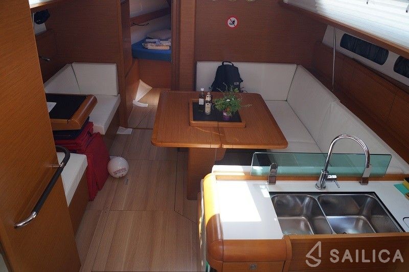 Sun Odyssey 419 - Yacht Charter Sailica