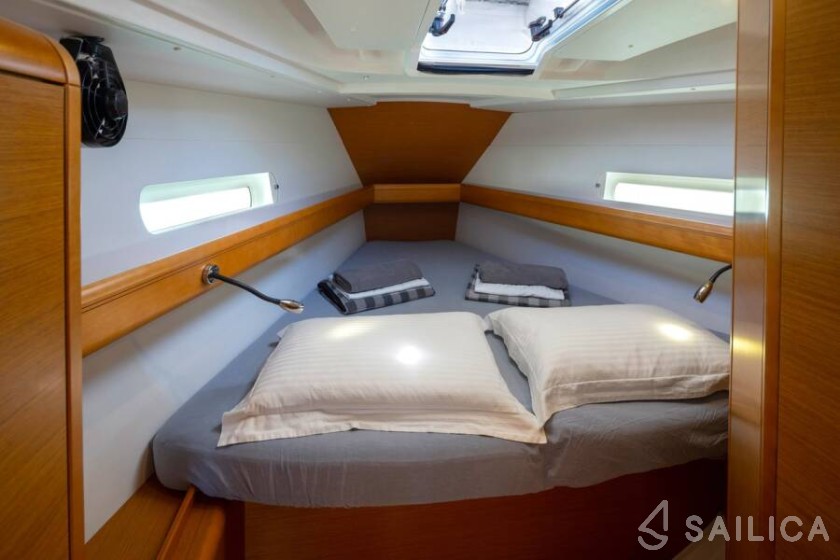 Sun Odyssey 419 - Yacht Charter Sailica