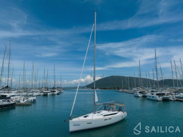 Sun Odyssey 419 - Yacht Charter Sailica