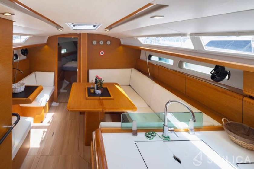 Sun Odyssey 419 - Yacht Charter Sailica