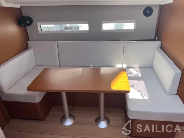 Sun Odyssey 410 - Yacht Charter Sailica