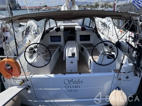 Sun Odyssey 410 - Yacht Charter Sailica
