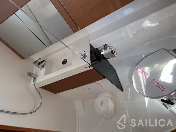 Sun Odyssey 410 - Yacht Charter Sailica