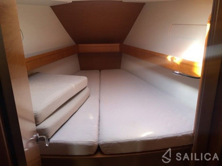 Sun Odyssey 439 - Yacht Charter Sailica