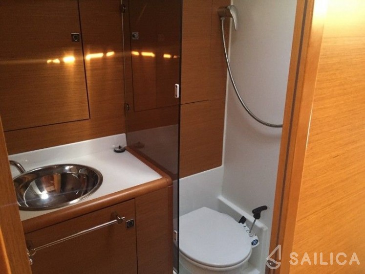 Sun Odyssey 439 - Yacht Charter Sailica