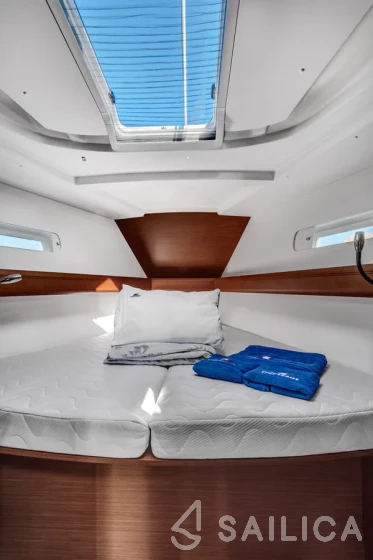 Sun Odyssey 449 - Yacht Charter Sailica