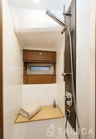 Bavaria Cruiser 56 - Yacht Charter Sailica