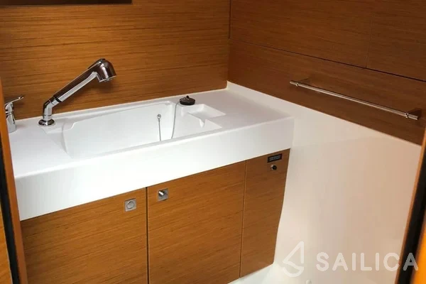 Sun Odyssey 479 - Yacht Charter Sailica
