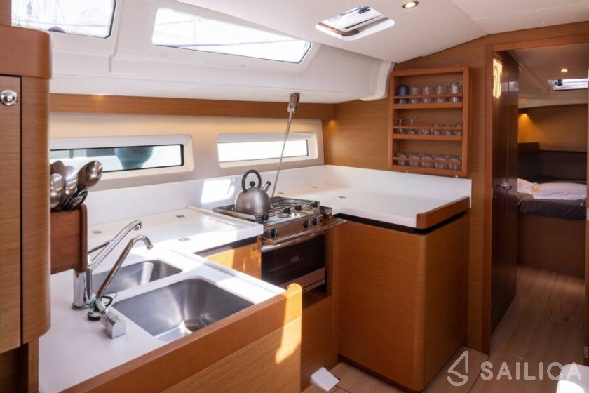Sun Odyssey 490 - Yacht Charter Sailica