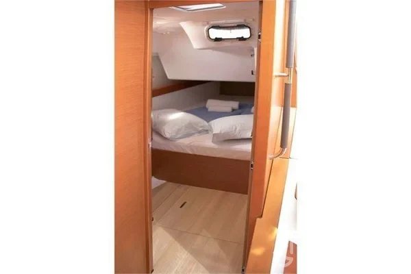 Sun Odyssey 509 - Yacht Charter Sailica