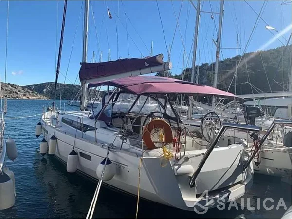 Sun Odyssey 509 - Yacht Charter Sailica