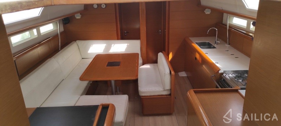 Sun Odyssey 509 - Yacht Charter Sailica