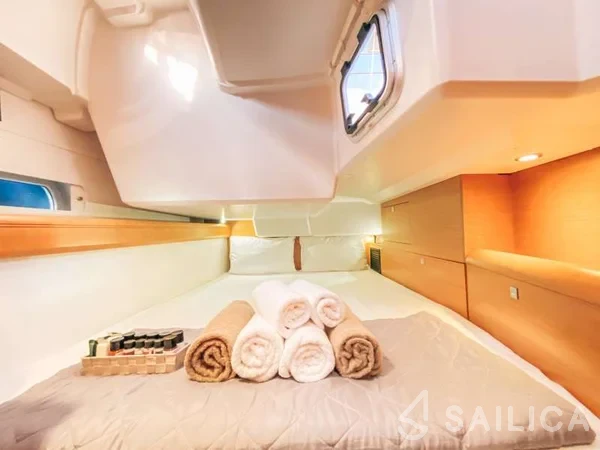 Sun Odyssey 509 - Yacht Charter Sailica