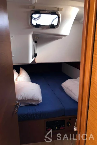Sun Odyssey 519 - Yacht Charter Sailica
