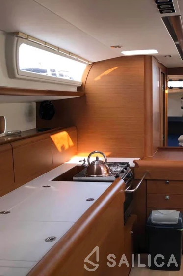 Sun Odyssey 519 - Yacht Charter Sailica