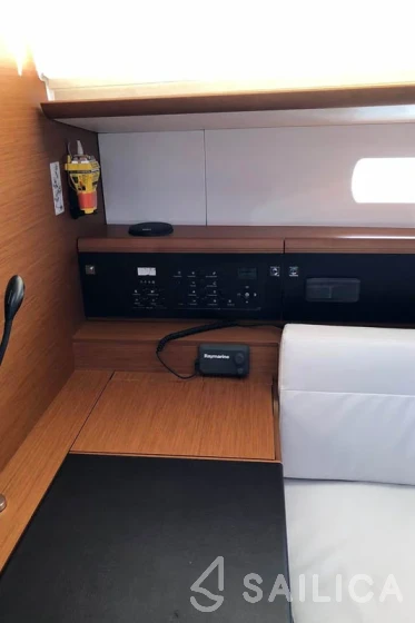 Sun Odyssey 519 - Yacht Charter Sailica