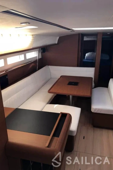 Sun Odyssey 519 - Yacht Charter Sailica