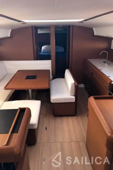 Sun Odyssey 519 - Yacht Charter Sailica
