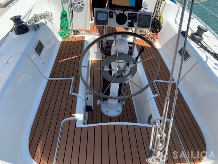 Sunshine 38 - Yacht Charter Sailica