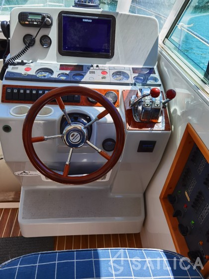 Faeton Moraga 910 - Yacht Charter Sailica
