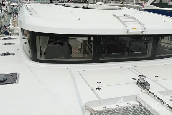Lagoon 40 - Yacht Charter Sailica