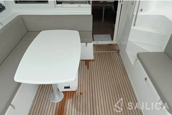 Lagoon 40 - Yacht Charter Sailica