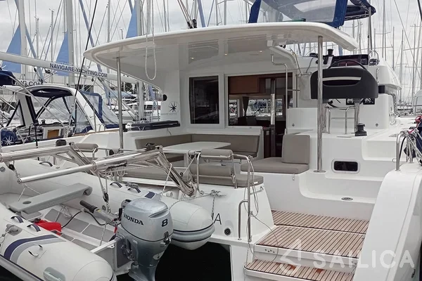 Lagoon 40 - Yacht Charter Sailica