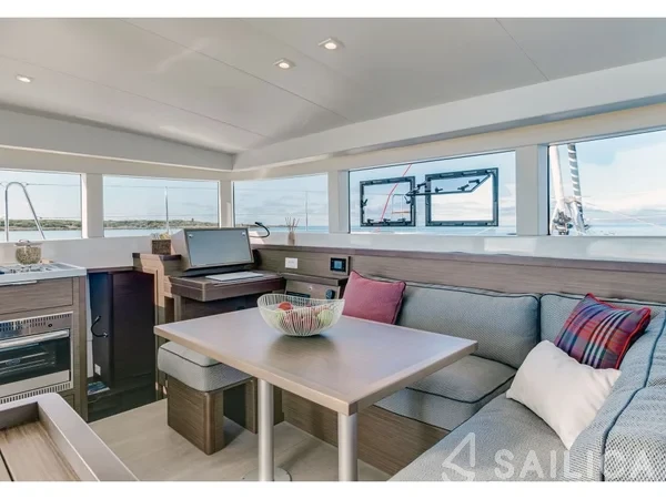 Lagoon 40 - Yacht Charter Sailica