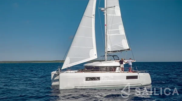 Lagoon 40 - Yacht Charter Sailica