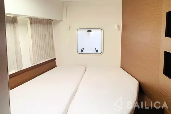 Lagoon 42 - Yacht Charter Sailica