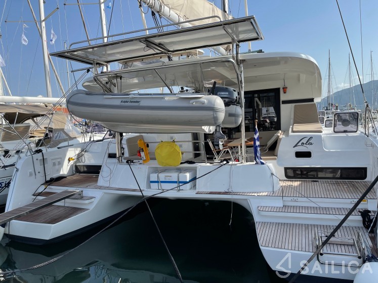 Lagoon 42 - Yacht Charter Sailica