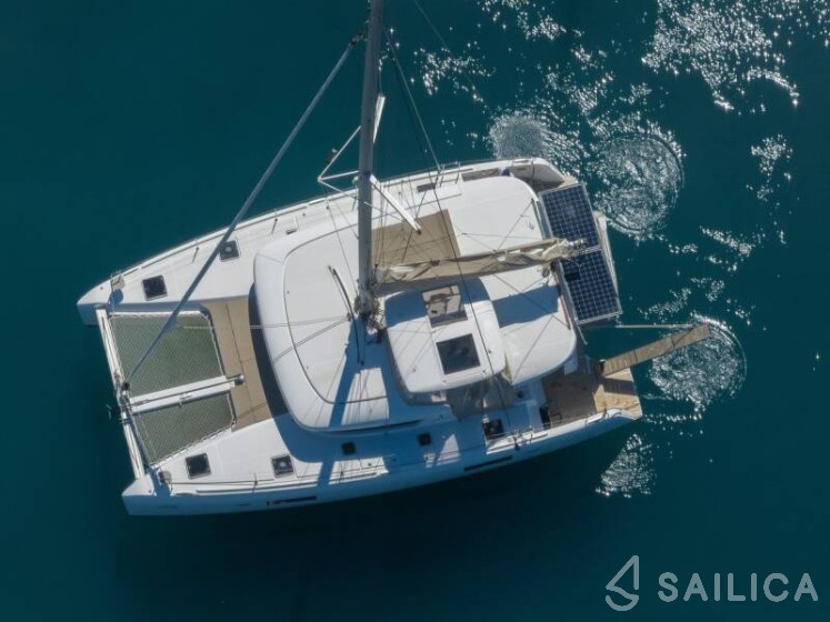 Lagoon 42 - Yacht Charter Sailica