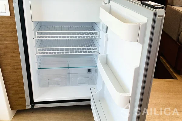 Lagoon 42 - Photo #74 Lagoon 42 - Yacht Charter Sailica